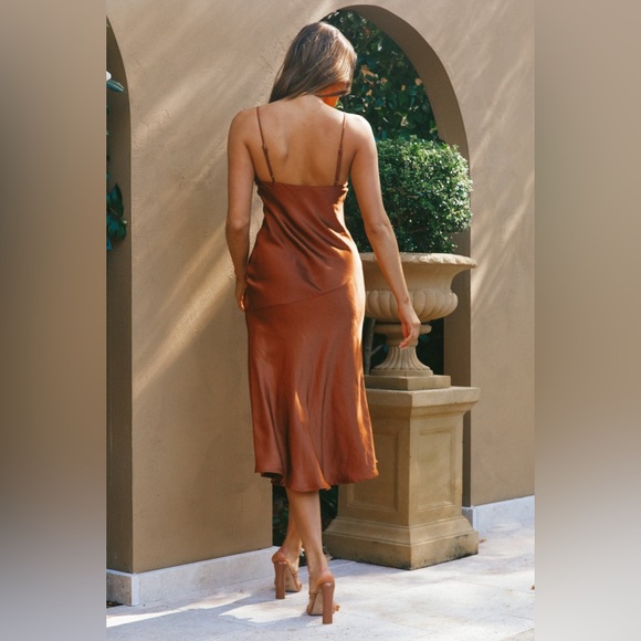 Selfie Leslie Well Versed Pleated Bust Split Midi Dress Chocolate Brown Small - Picture 3 of 10